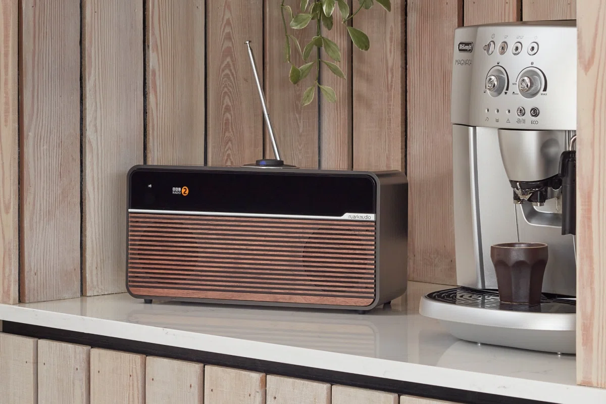 Ruark Audio R2 Radio in der Küche